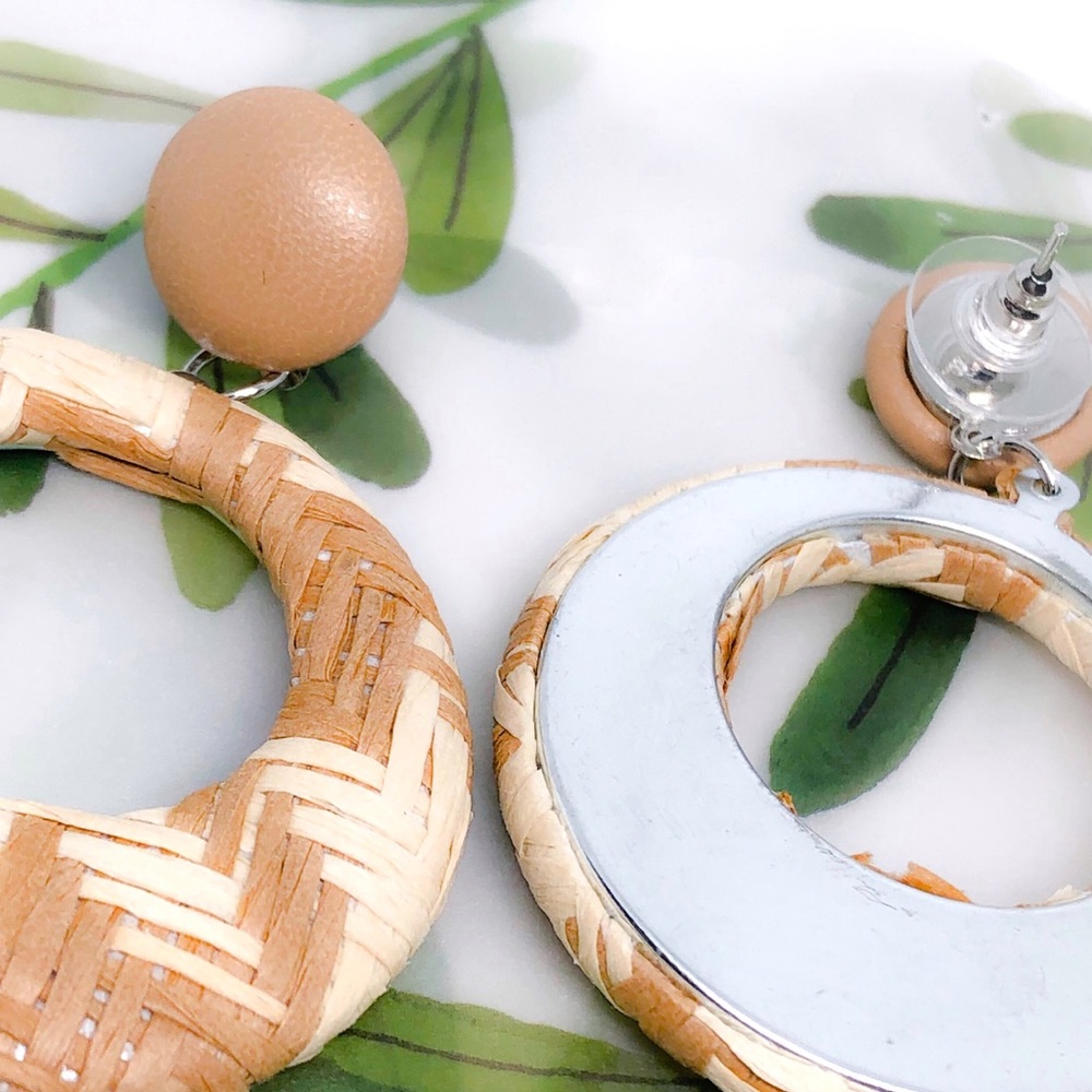 Tan Woven Rattan Geometric Hoop Earrings - Picture 2 of 7